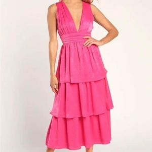 LULUS PEAK PARTY VIBE HOT PINK SATIN TIERED TIE BACK MIDI DRESS